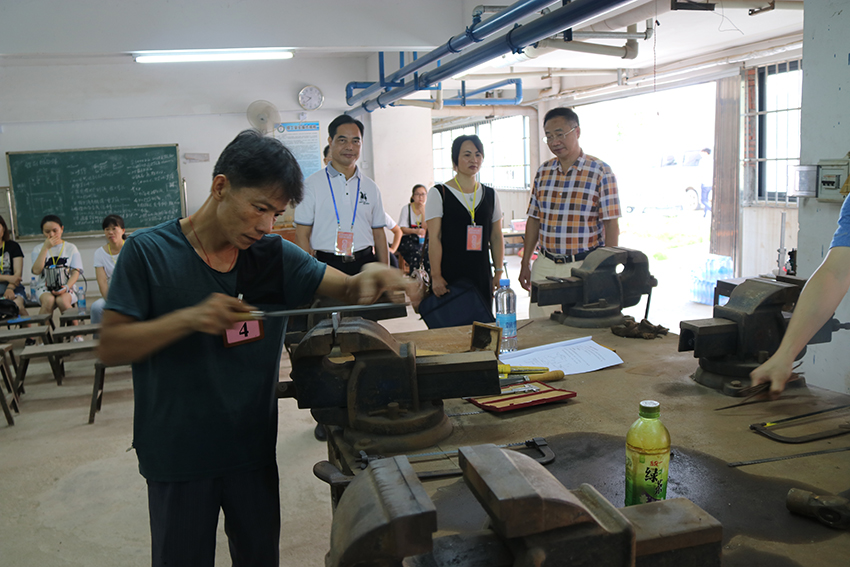 2-工具钳工比赛.JPG
