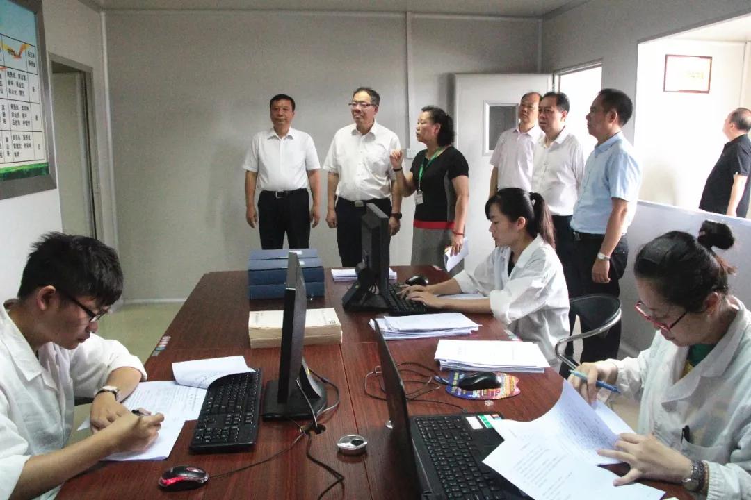 打造品牌扩大工会影响力——陈刚到我市调研基层工会工作
