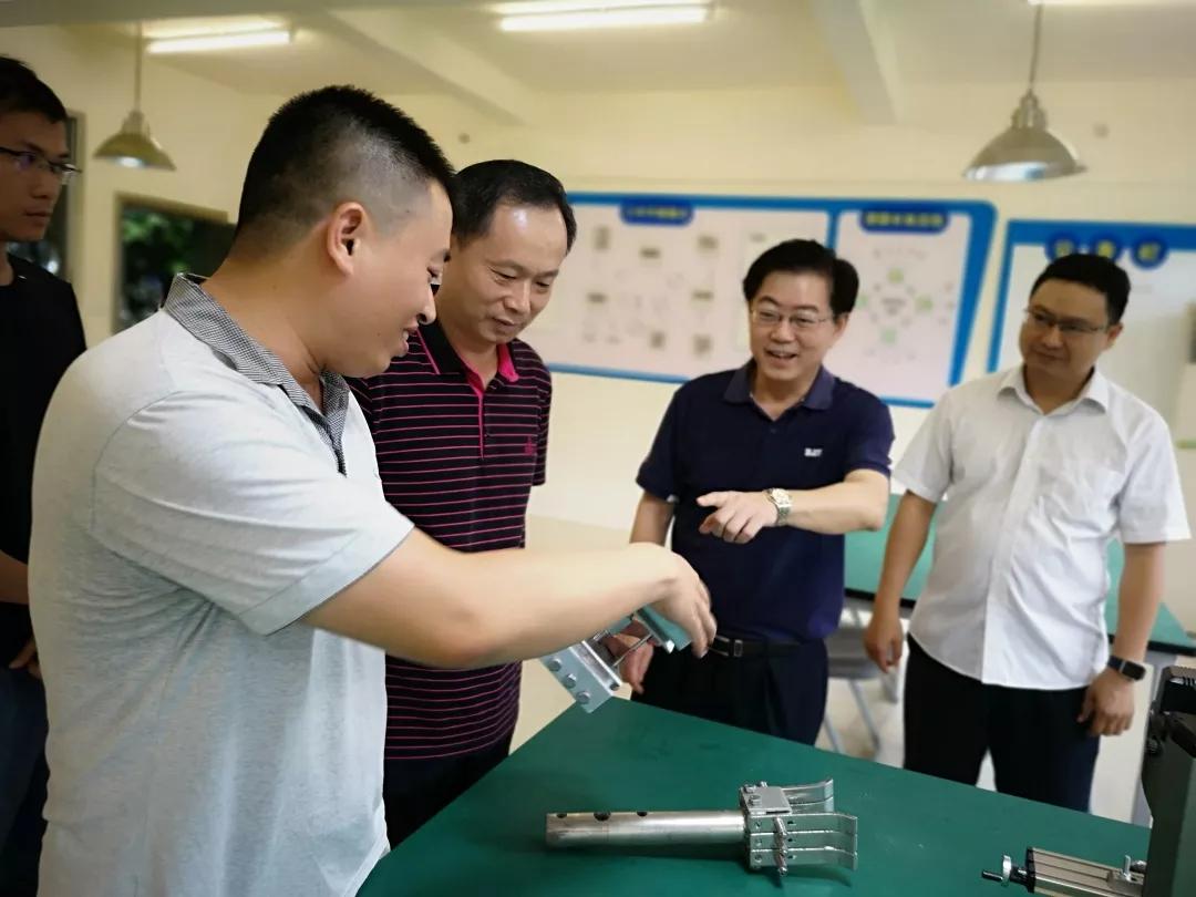 发挥劳模示范效应 打造过硬技术团队