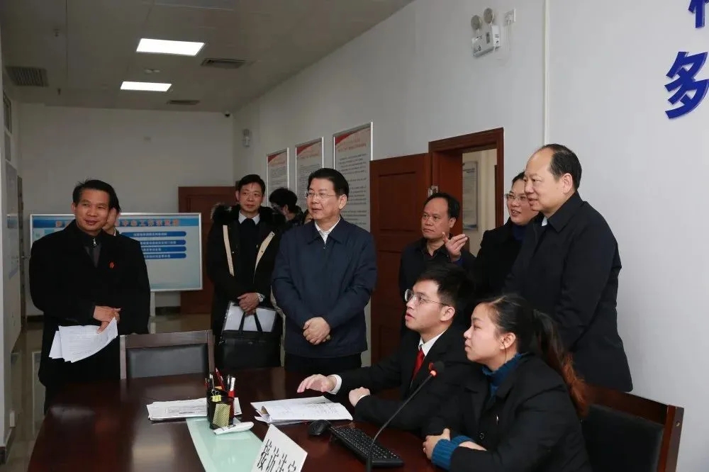 徐远洲率队到梧州中院开展调研交流