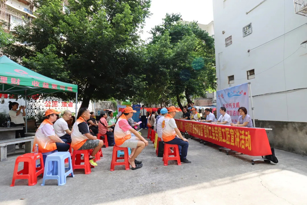 劳模工匠宣讲活动走进金叶社区