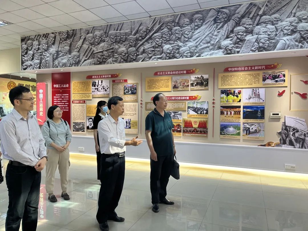 市建设诗词曲示范市专家组到市总工会开展调研
