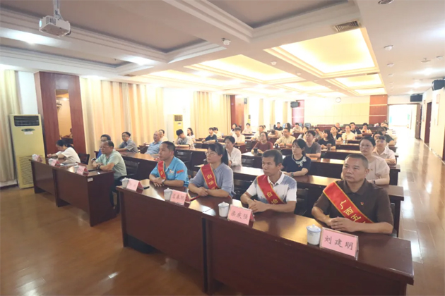 热血沸腾！梧州市总工会组织集中收看纪念中国人民抗日战争暨世界反法西斯战争胜利80周年大会