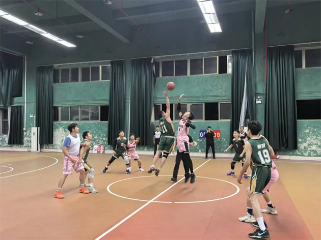 热血赛场竞风流 快递健儿展风采丨2025年梧州市邮政快递行业职工篮球比赛圆满落幕