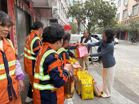 龙圩区总工会开展春节慰问活动 梧州工人  2026年2月7日 19:46 广西